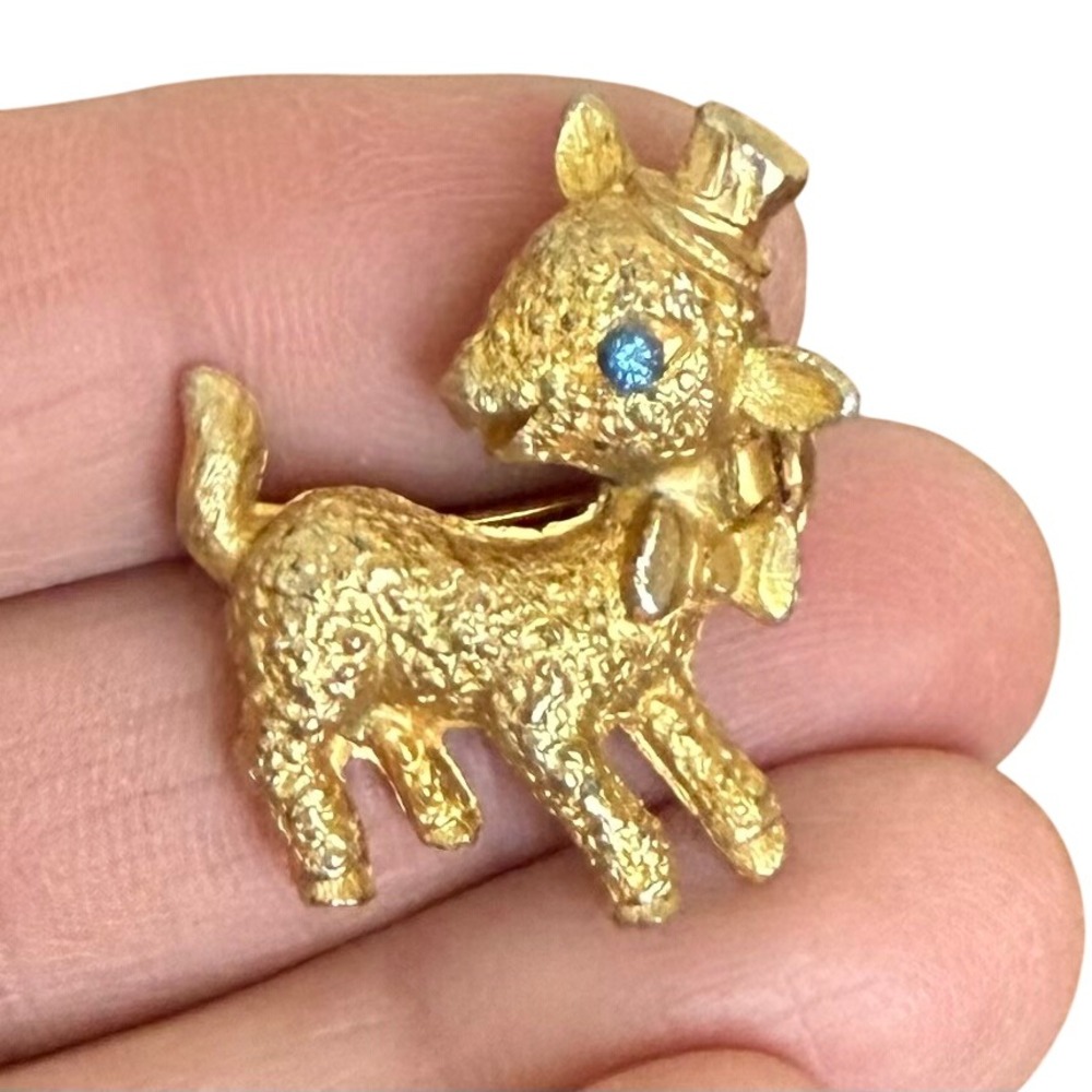 Vintage Damselle Gold Tone Lamb Brooch Top Hat Blue Rhinestone Eye Figural Pin